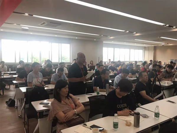 第九期《饲料效益提升与技术创新班》探讨饲料企业转型升级之路！